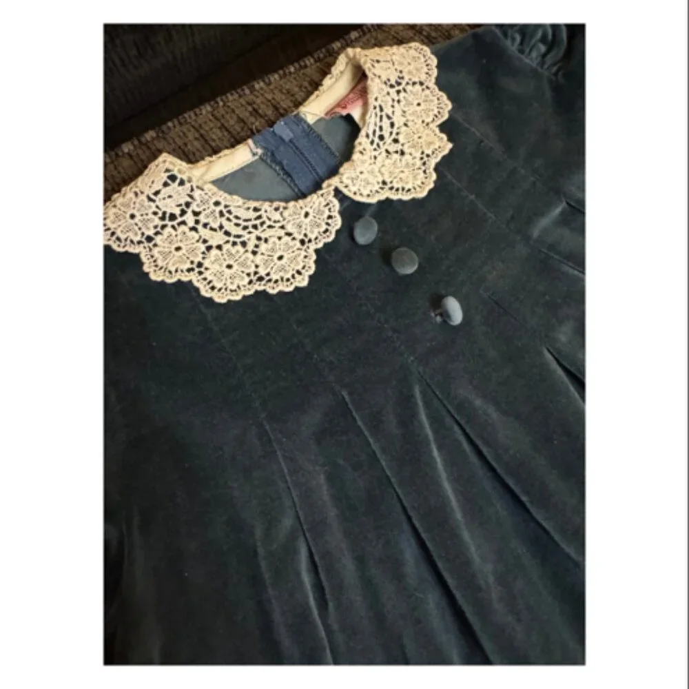 Vintage Beatique Girls Velvet Dress Size 5 –Blue Holiday Dress with Lace Collar - Picture 4 of 9
